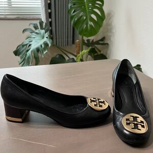 Tory Burch Black Block Heels Amy Janey Reva Gold Emblem size 6.5
